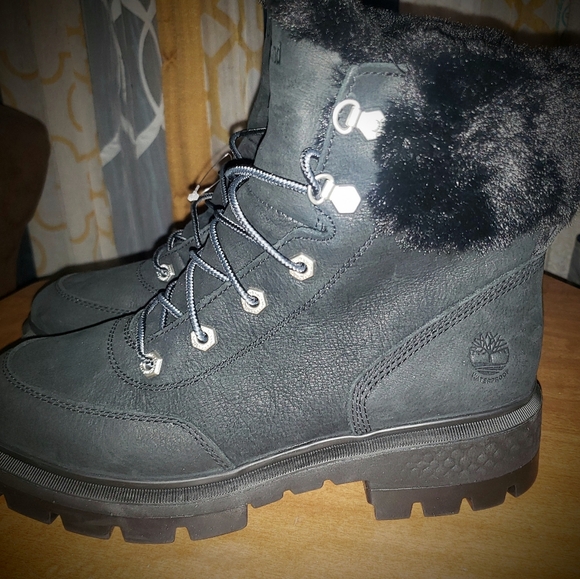 NWOB Timberland Boots - Picture 1 of 4